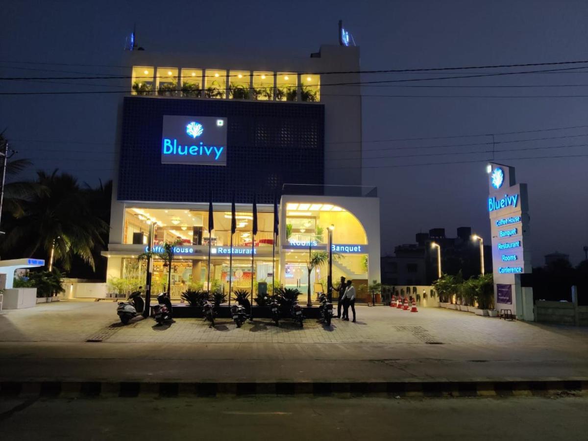 Hotel Blueivy Ānand Екстериор снимка